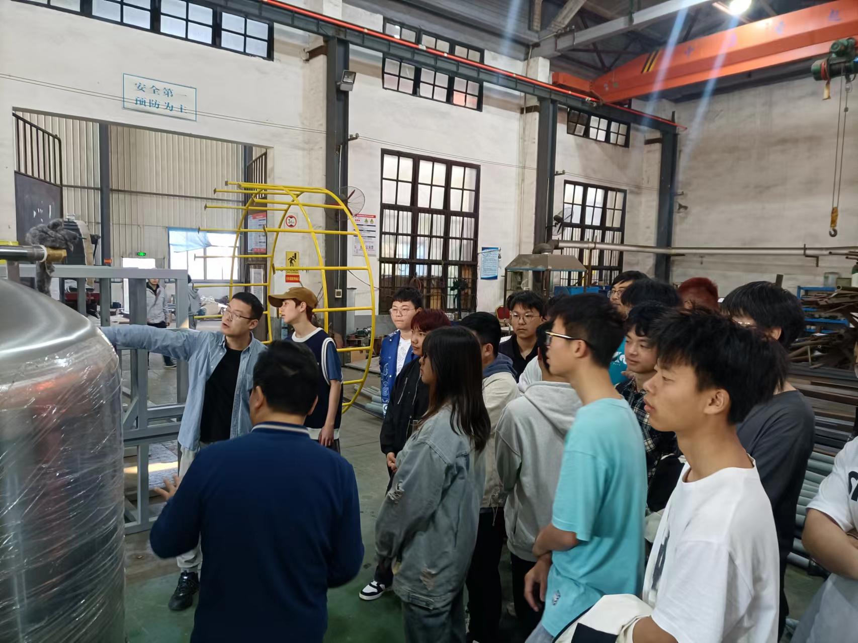 湖南工程学院近200名学生来千亿体育集团（中国）股份有限公司官网认知实习